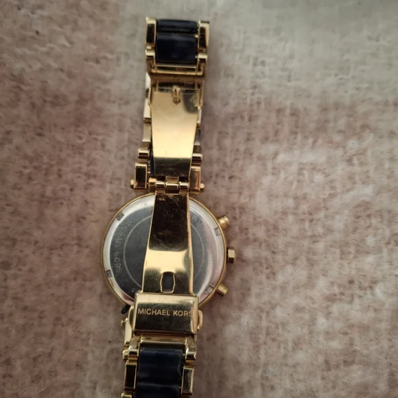 Michael Kors Black and Gold Women's Watches - Picture 4 of 5